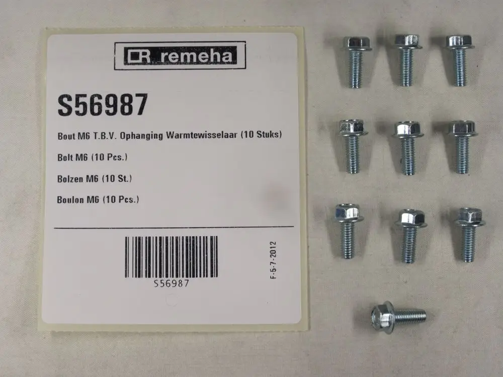 Bunte Schrauben in verschiedenen Größen von Remeha, angeordnet auf einem hellen Untergrund, begleitet von einem Etikett mit Produktinformationen und Barcode.
